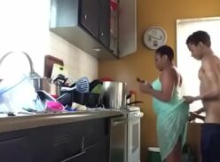 Sexo porno en la cocina