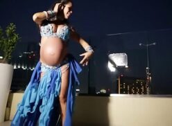 Pregnant belly movement porn